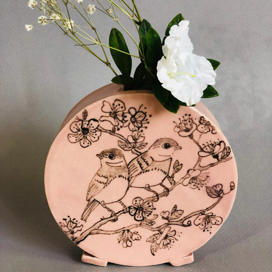 circle vase with drawings